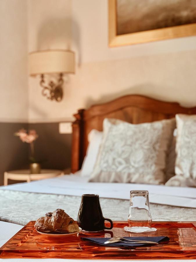 Residenza Sciarra B&B Rzym Zewnętrze zdjęcie